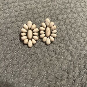 Elegant Cream Teardrop Earrings